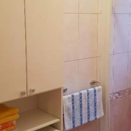 Kety - Three Bedroom With Terrace Prigradica